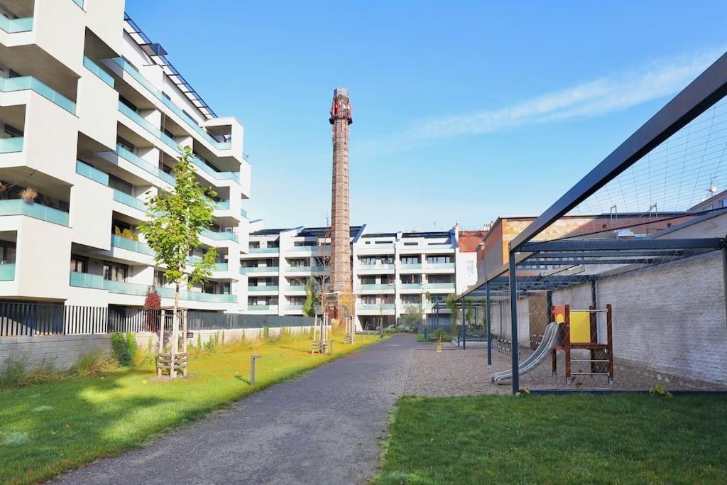 Modern Apartment • Garden • Near The City Center Praha Eksteriør bilde